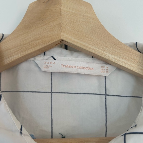 Zara Trafaluc Collection Womens Top Blouse Sz M  Button Up Embroidery white Blue - Picture 6 of 8